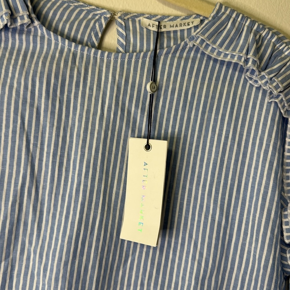 After Market Ruffle Top NWT - Picture 3 of 7